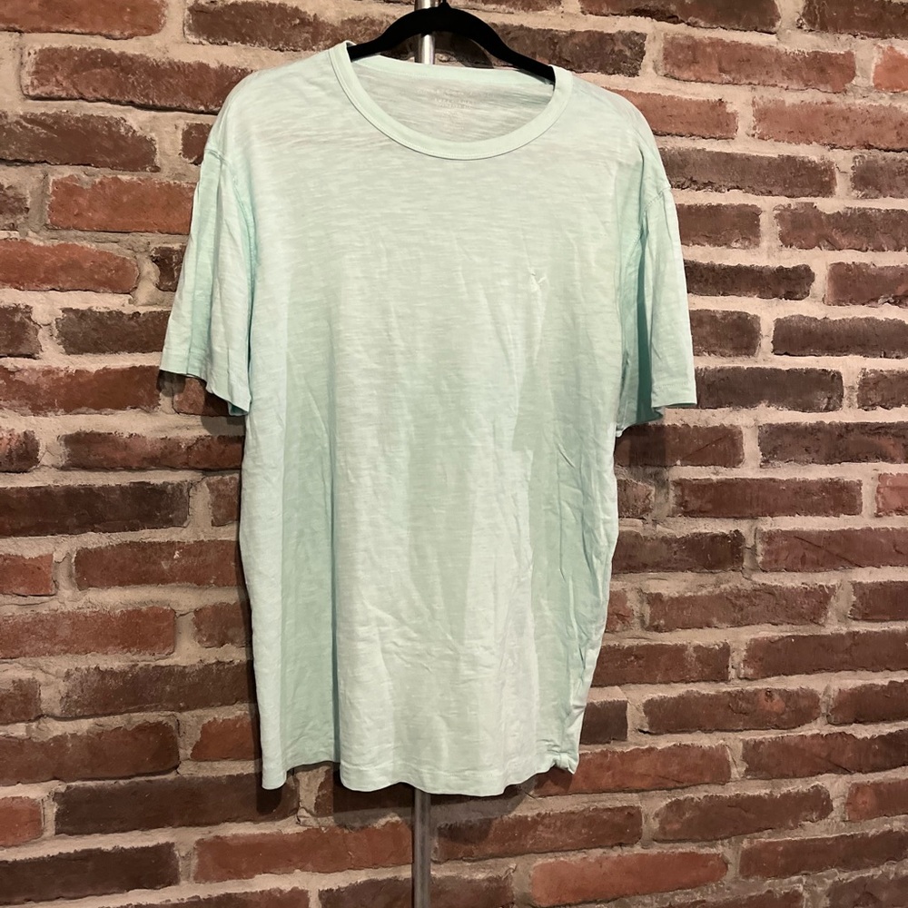 American Eagle Sea foam Green T-Shirt Size Medium